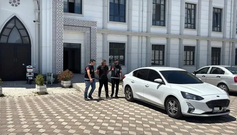 Kocaeli’de Şok Eden Cinayet: Katil Zanlısı Hızla Yakalandı!