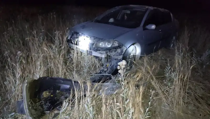 Burdur'da Feci Kaza: Otomobil Tarlaya Uçtu, İki Yaralı!