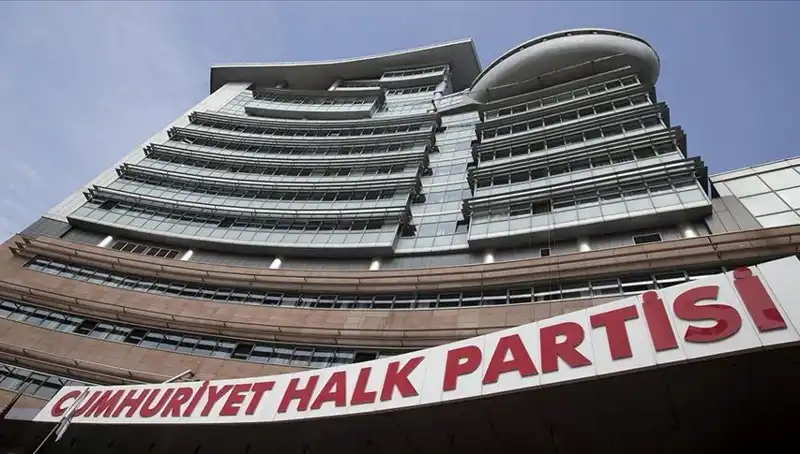 CHP Olağanüstü Kurultayı: Siyasi Stratejiler ve Gelecek Vizyonu