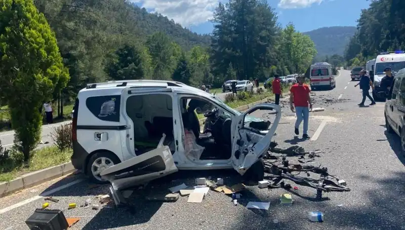 Marmaris'teki Kaza: Savaş Alanına Dönen Yol, Yaralılar ve Can Kaybı