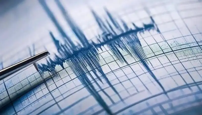 Antalya’da 3.9 Büyüklüğünde Deprem: Şehirde Panik ve Endişe Hakim