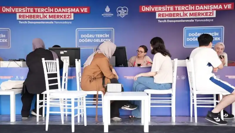 İstanbul’da Eğitimde Yeni Dönem: İBB Tercih Danışma ve Rehberlik Merkezleri Açıldı