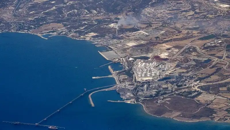 ABD Gemisi, İsrail'e Savunma Malzemesi Taşımak İçin Limasol’a Yolculuk Yapıyor