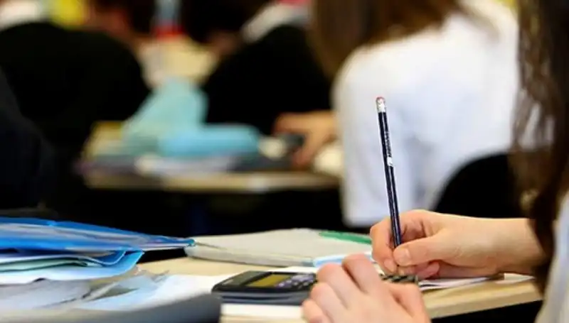 Üniversite Kontenjanları Düşüyor: Gençler Hangi Yönlere Yöneliyor?