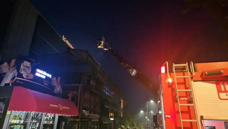 Beşiktaş'taki Restoran Yangını: Can Kaybı Olmadı, Maddi Hasar Büyüdü