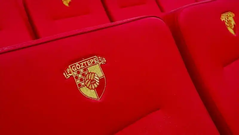 Göztepe, Süper Lig'de Yeni Bir Yıldız: Junior Olaitan ile Anlaştı!