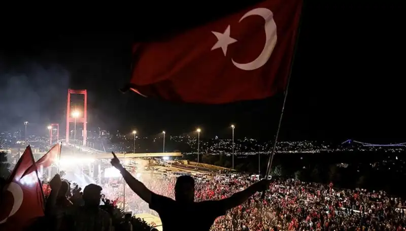 15 Temmuz Destanı "En Uzun Gece" İlk Kez Külliye'de Sahnelendi!
