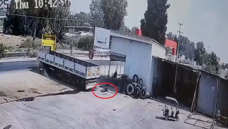 Korkunç Kaza: 16 Yaşındaki Çocuk İşçi, TIR'ın Altında Can Verdi