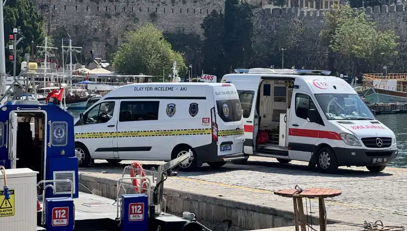 Antalya Sahilinde Gizemli Bir Buluntu: Denizde Erkek Cesedi Keşfedildi