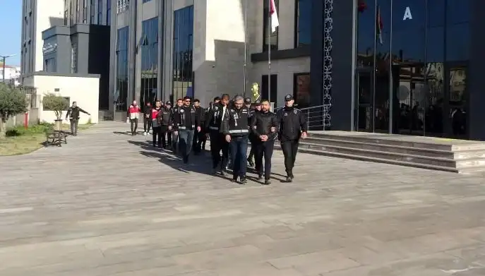 Otelde Gerilim: Balyoz ve Bıçakla Kavga, 10 Gözaltı
