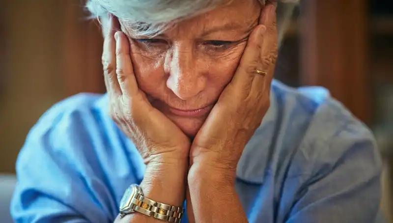 40'lı Yaşlarında Alzheimer Tehlikesi: Erken Uyarı İşaretleri Gözden Kaçtı