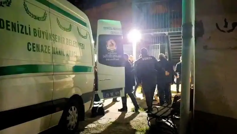 Besicilikte Trajik Olay: Yem Karma Makinesine Düşerek Hayatını Kaybetti