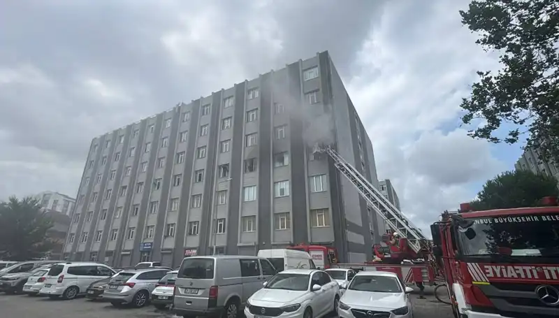 İstanbul’daki Çorap İmalathanesinde Korkutan Yangın: Olayın Sebepleri Neler?
