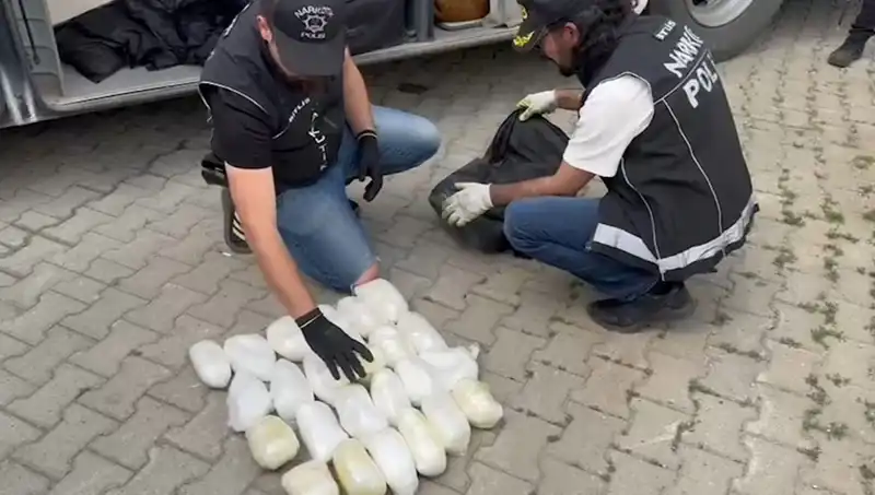 Yolcu Valizinde Bulunan 13 Kilo Metamfetamin Skandalı