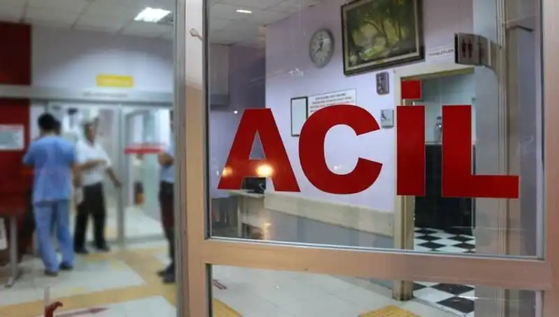 Burdur'da Bıçaklı Kavga: Sokaklar Kan Dolu, Bir Kişi Ağır Yaralı