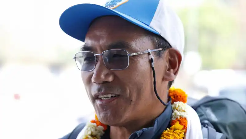 Everest Adam, Zirvede Yeni Bir Rekor Kırarak Dikkatleri Üzerine Çekti
