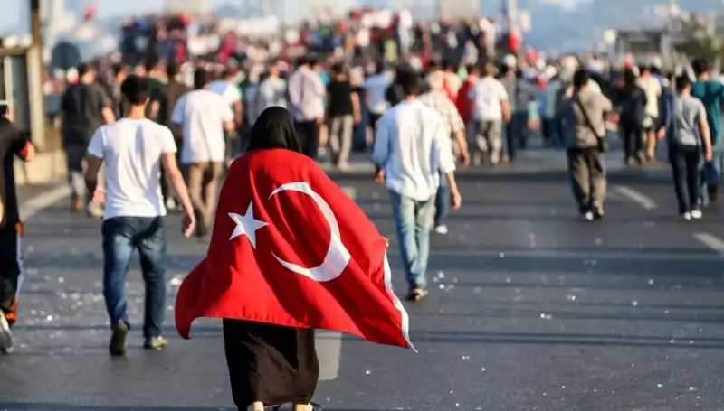 15 Temmuz Demokrasi ve Millî Birlik Günü'nde Kabineden Anlamlı Mesajlar